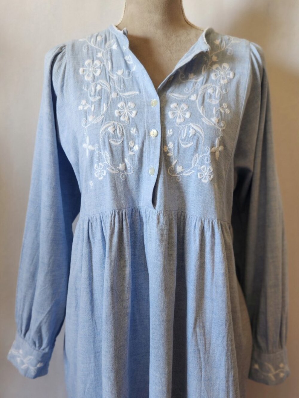 Garnet Hill Women's Size M Blue Embroidered Long Sleeve Pockets Cotton Nighty - Picture 3 of 15